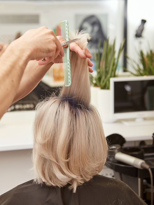 perruque-medicale-femme-chimiotherapie-accompagnement-salon-coiffure-pontarlier-perruque-medicale-homme-cancer-coiffeur-du-saugeais-lievremont-perruque-enfant-perte-de-cheveux-maladie-coiffure-lievremont-pontarlier vente-perruques-naturelles-synthetiques-coiffure-medicale-lievremont-pontarlier-cabine-privee-essayage-perruque-discretion-confort-salon-saugeais-soins-cheveux-apres-chimio-salon-coiffure-lievremont-pontarlier-haute-doubs coiffeuse-professionnelle-experte-perruques-lievremont-pontarlier-saugeais-perruques-accessoires-bandeaux-turbans-femme-maladie-saugeais-3