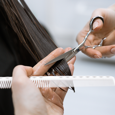 coiffure-mariage-evenementielle-femme-pontarlier-lievremont-coiffure-pour-femmes-enceintes-postpartum-soins-cheveux-lievremont-enfants-premiere-coupe-coiffure-pedagogie-jeux-lievremont-ambiance-chaleureuse-salon-de-coiffure-saugeais-pontarlier conseils-morpho-coiffure-style-visage-coiffeuse-lievremont-pontarlier salon-de-coiffure-maison-du-bois-lievremont-saugeais-pontarlier relooking-transformation-coiffure-style-personnalise-salon-du-saugeais service-coiffure-domicile-lievremont-pontarlier-saugeais-homme-femme-enfant-8